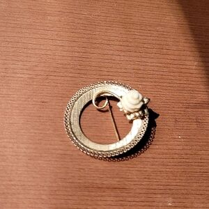 A&Z *12/20 GE* Vintage Brooch